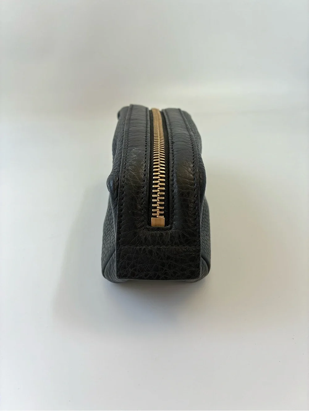 Gucci Soho Black Leather Mini Pouch Cosmetic Bag Tassel Logo Compact - Picture 6 of 10